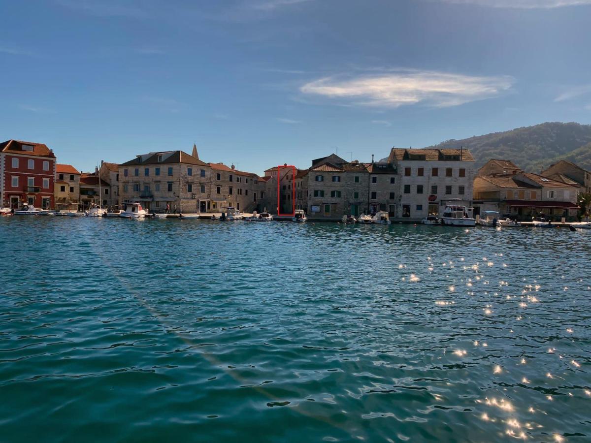 Fredys Apartments Stari Grad  Luaran gambar