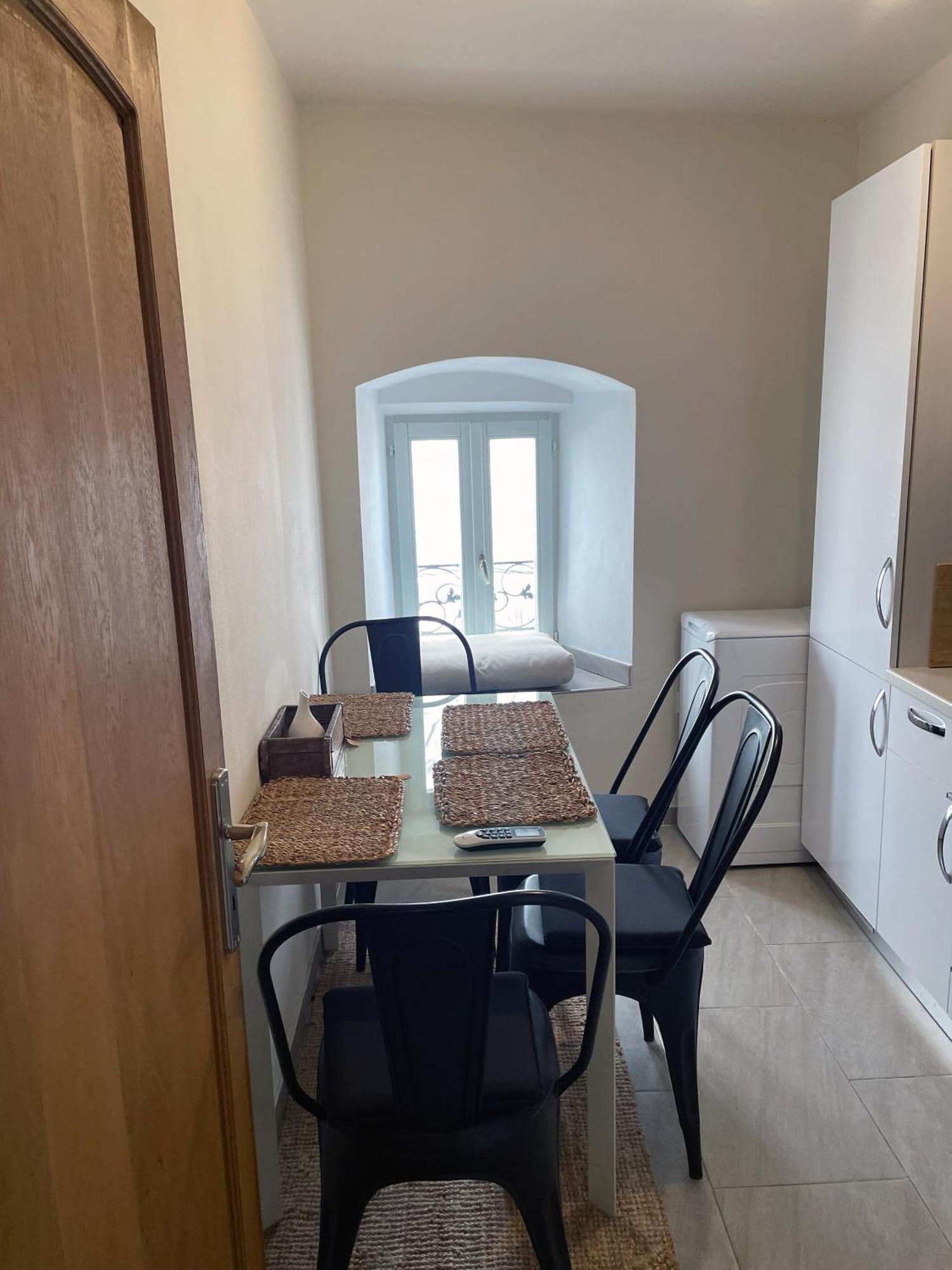 Fredys Apartments Stari Grad  Luaran gambar