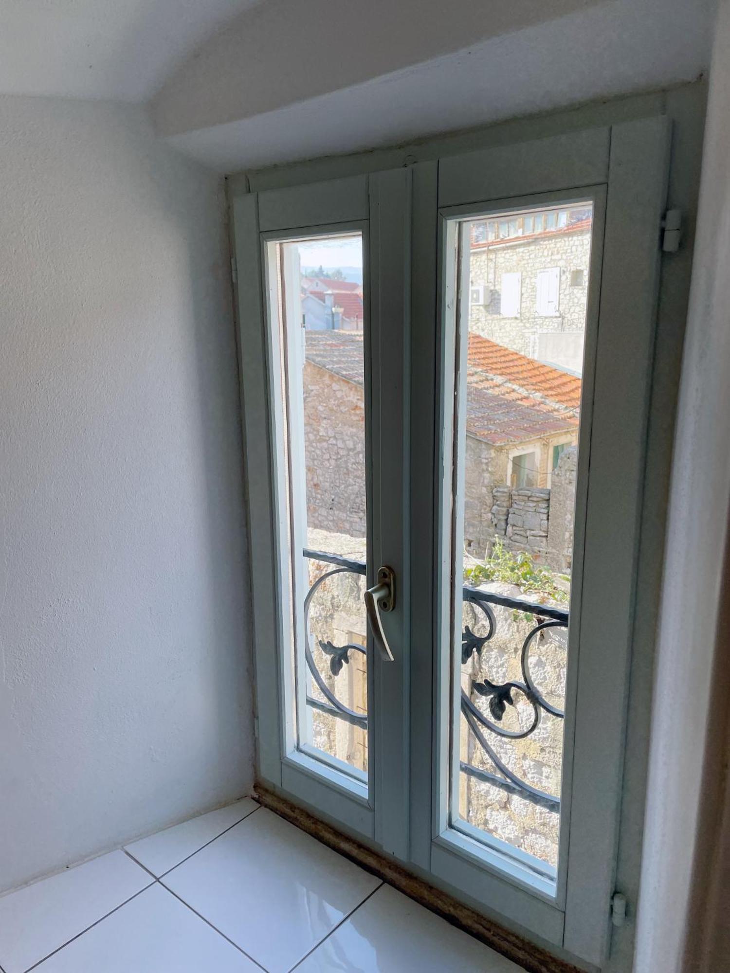 Fredys Apartments Stari Grad  Luaran gambar